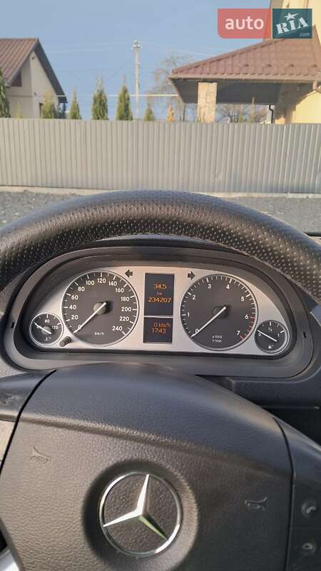 Хэтчбек Mercedes-Benz B-Class 2005 в Нововолынске фото 36 Хэтчбек Mercedes-Benz B-Class 2005 в Нововолынске