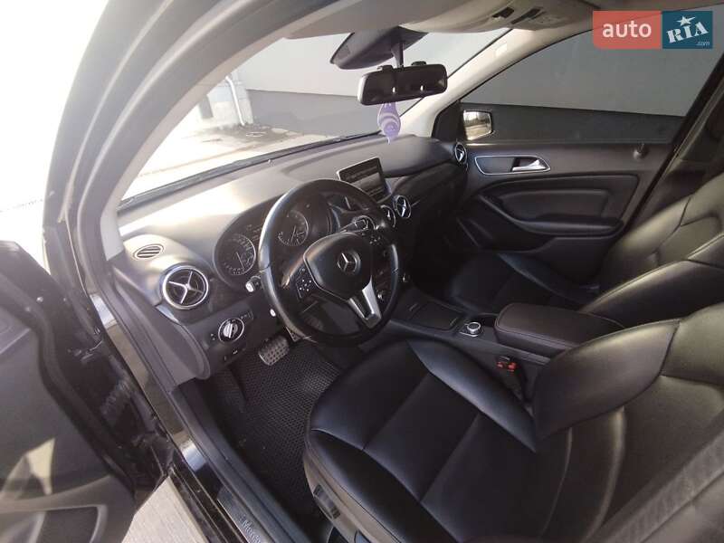 Хетчбек Mercedes-Benz B-Class 2014 в Києві фото 15 Хетчбек Mercedes-Benz B-Class 2014 в Києві