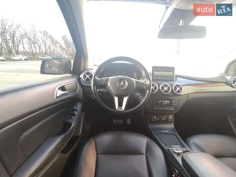 Хетчбек Mercedes-Benz B-Class 2014 в Києві фото 24 Хетчбек Mercedes-Benz B-Class 2014 в Києві