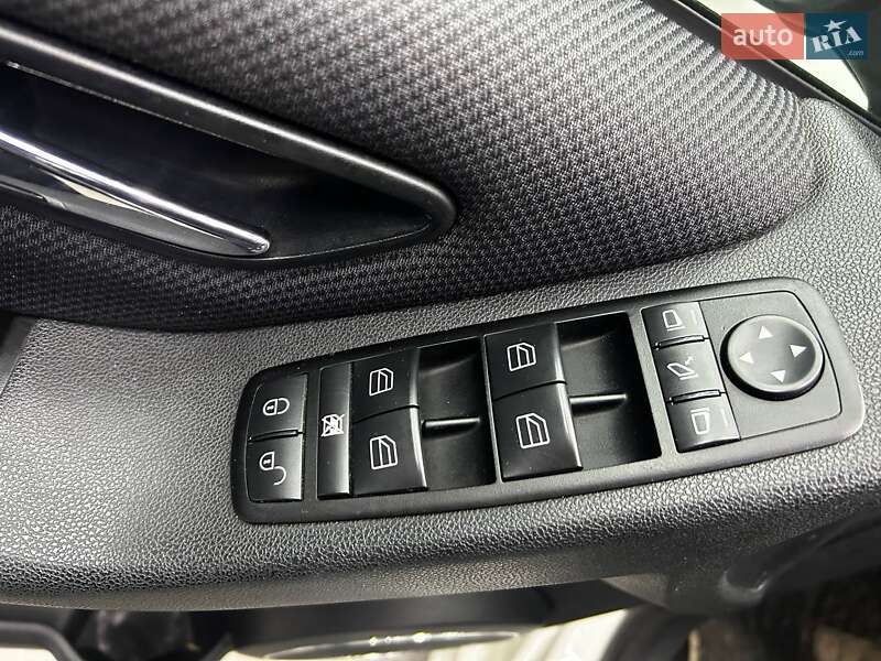 Хетчбек Mercedes-Benz B-Class 2011 в Чернівцях фото 7 Хетчбек Mercedes-Benz B-Class 2011 в Чернівцях