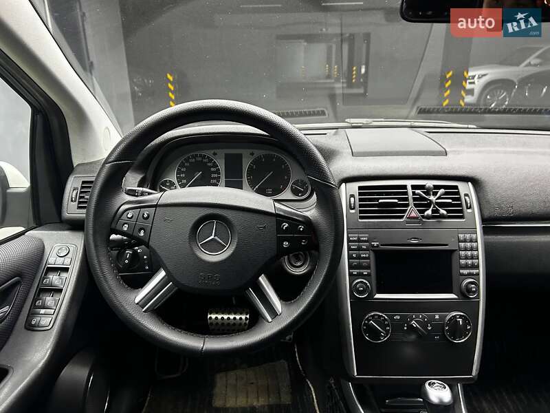 Хетчбек Mercedes-Benz B-Class 2011 в Чернівцях фото 15 Хетчбек Mercedes-Benz B-Class 2011 в Чернівцях