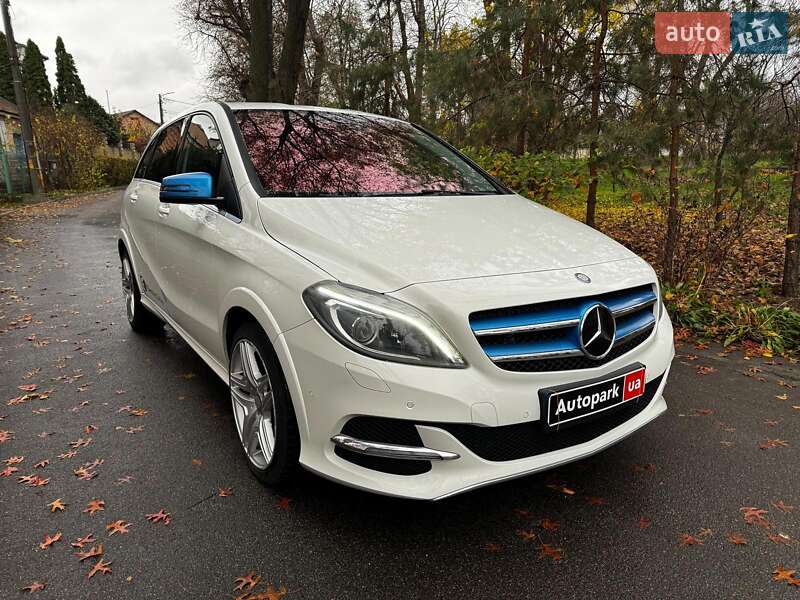 Хэтчбек Mercedes-Benz B-Class 2015 в Киеве