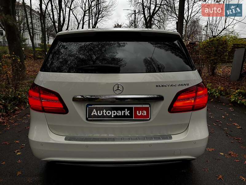 Хэтчбек Mercedes-Benz B-Class 2015 в Киеве