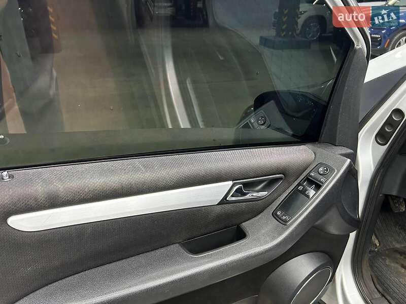 Хэтчбек Mercedes-Benz B-Class 2005 в Черновцах