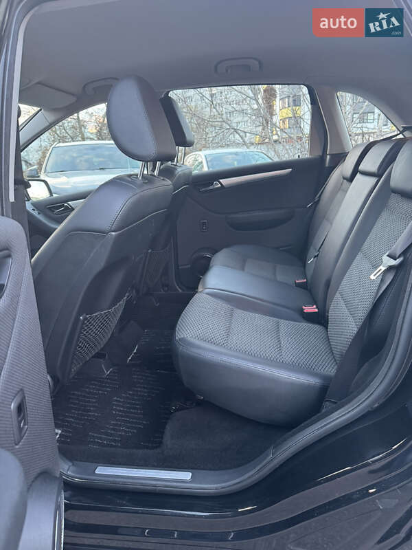 Хетчбек Mercedes-Benz B-Class 2011 в Києві фото 17 Хетчбек Mercedes-Benz B-Class 2011 в Києві