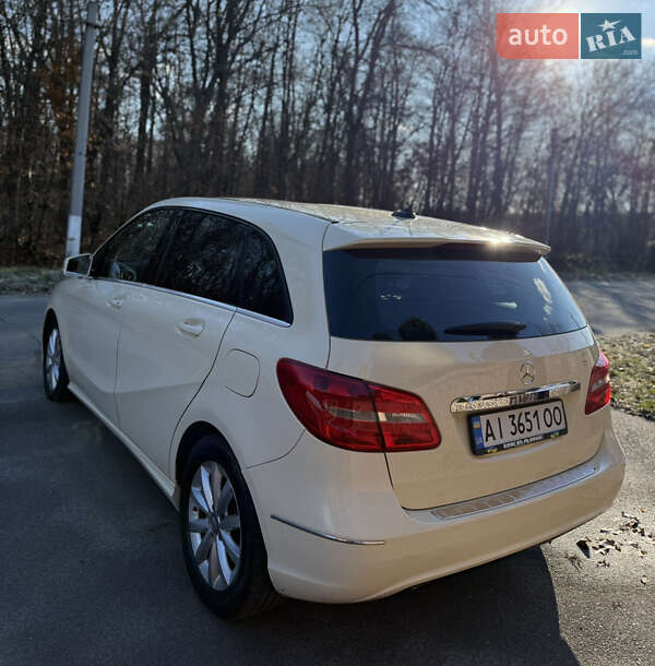 Хэтчбек Mercedes-Benz B-Class 2014 в Киеве фото 5 Хэтчбек Mercedes-Benz B-Class 2014 в Киеве