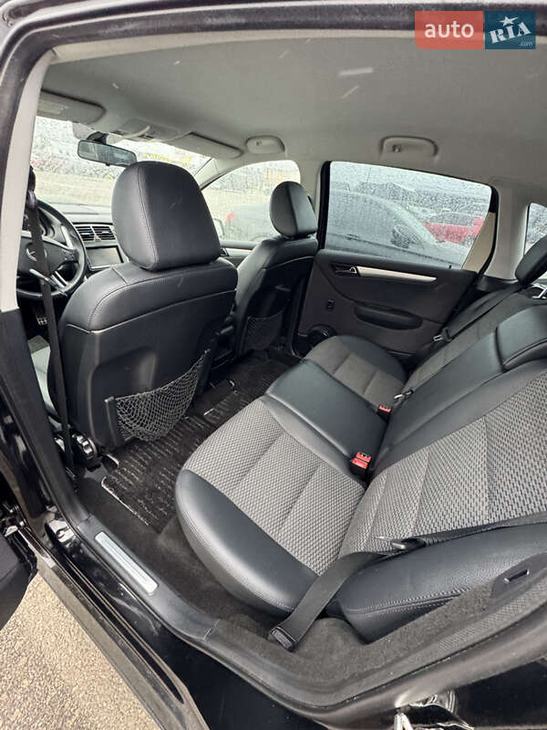 Хетчбек Mercedes-Benz B-Class 2011 в Києві фото 11 Хетчбек Mercedes-Benz B-Class 2011 в Києві