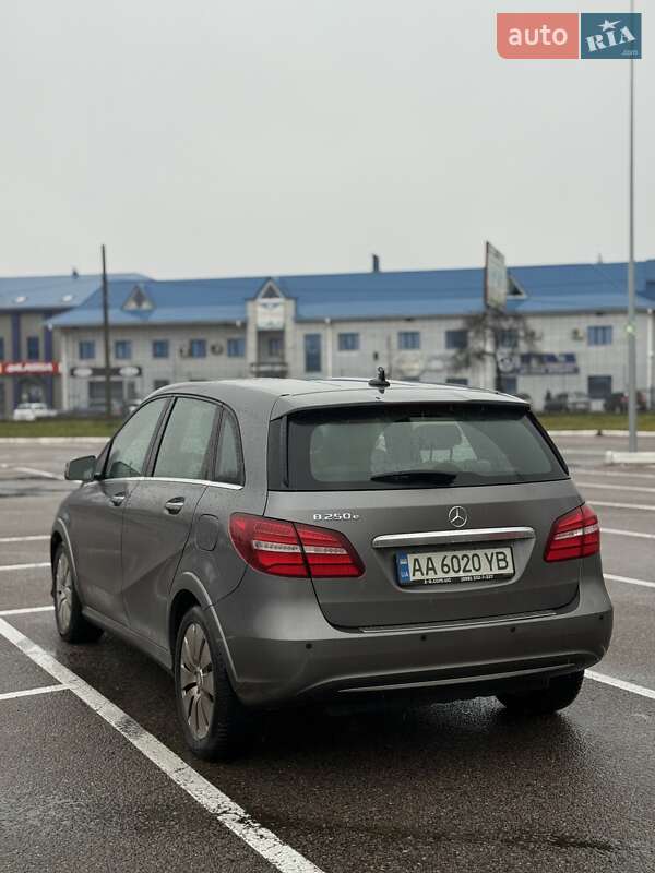 Хэтчбек Mercedes-Benz B-Class 2016 в Житомире фото 6 Хэтчбек Mercedes-Benz B-Class 2016 в Житомире