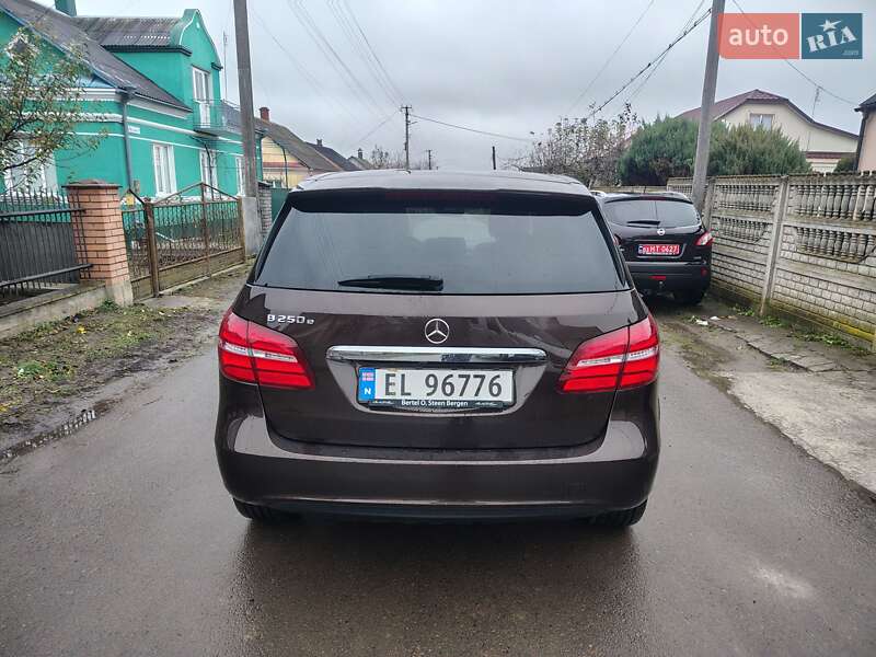 Хэтчбек Mercedes-Benz B-Class 2017 в Дубно