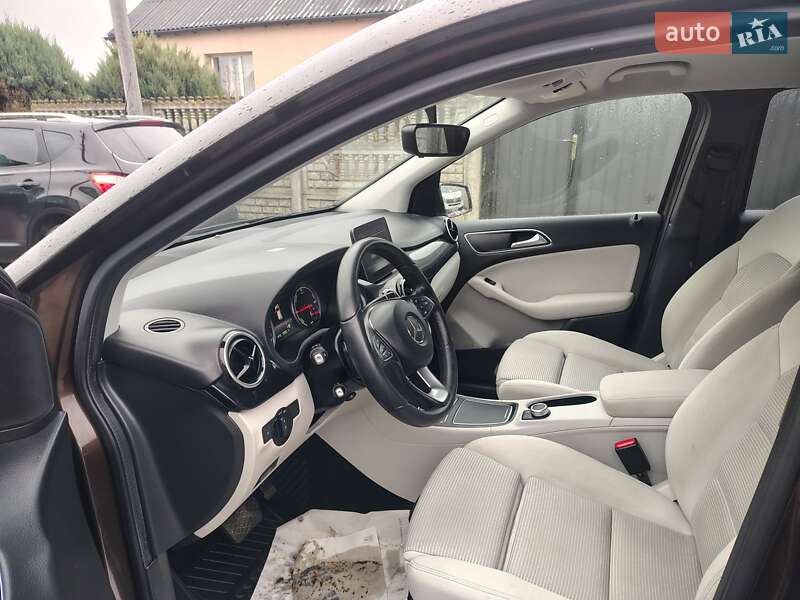 Хэтчбек Mercedes-Benz B-Class 2017 в Дубно