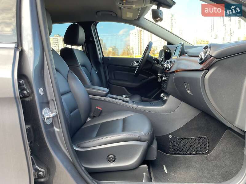 Хэтчбек Mercedes-Benz B-Class 2014 в Киеве