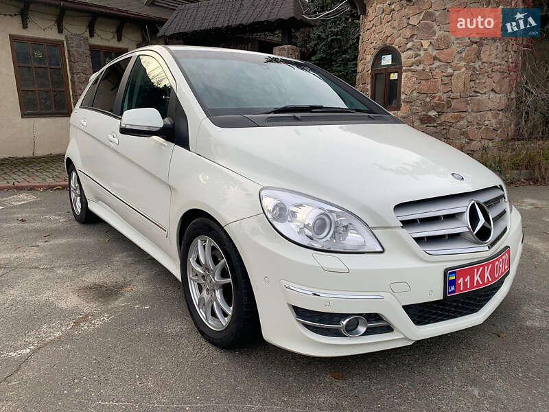 Mercedes-Benz B-Class 2011