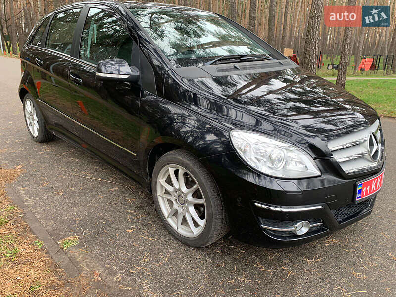Mercedes-Benz B-Class 2011