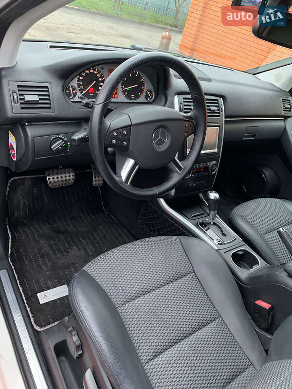 Хэтчбек Mercedes-Benz B-Class 2010 в Киеве