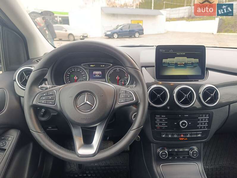 Хетчбек Mercedes-Benz B-Class 2016 в Чернівцях
