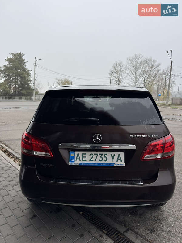 Хетчбек Mercedes-Benz B-Class 2015 в Дніпрі фото 6 Хетчбек Mercedes-Benz B-Class 2015 в Дніпрі