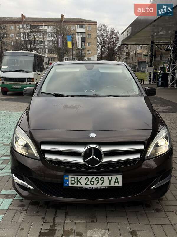 Хетчбек Mercedes-Benz B-Class 2015 в Рівному фото Хетчбек Mercedes-Benz B-Class 2015 в Рівному