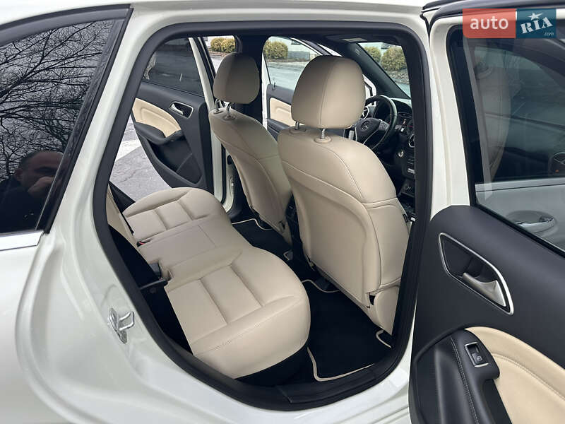 Хэтчбек Mercedes-Benz B-Class 2017 в Виннице