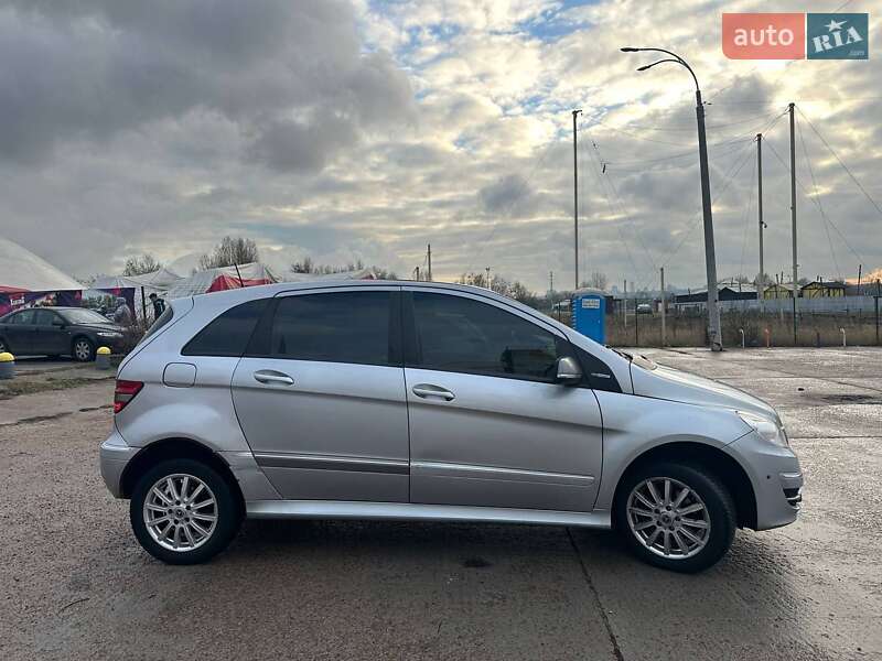 Хэтчбек Mercedes-Benz B-Class 2009 в Киеве фото 4 Хэтчбек Mercedes-Benz B-Class 2009 в Киеве
