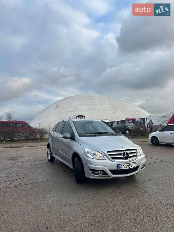 Хэтчбек Mercedes-Benz B-Class 2009 в Киеве фото 2 Хэтчбек Mercedes-Benz B-Class 2009 в Киеве