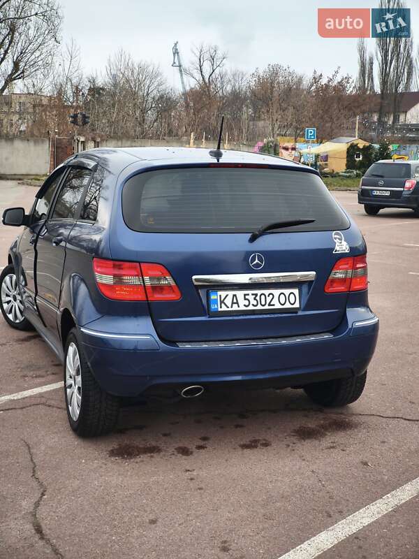 Хетчбек Mercedes-Benz B-Class 2010 в Києві фото 6 Хетчбек Mercedes-Benz B-Class 2010 в Києві