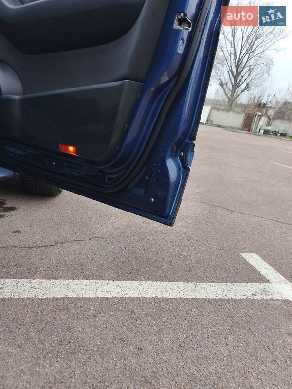 Хетчбек Mercedes-Benz B-Class 2010 в Києві фото 27 Хетчбек Mercedes-Benz B-Class 2010 в Києві