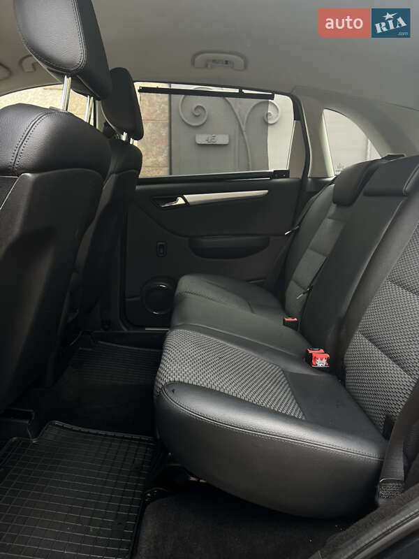 Хэтчбек Mercedes-Benz B-Class 2009 в Николаеве