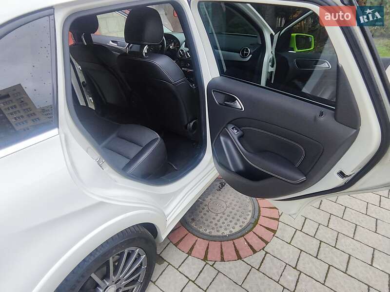 Хетчбек Mercedes-Benz B-Class 2016 в Львові