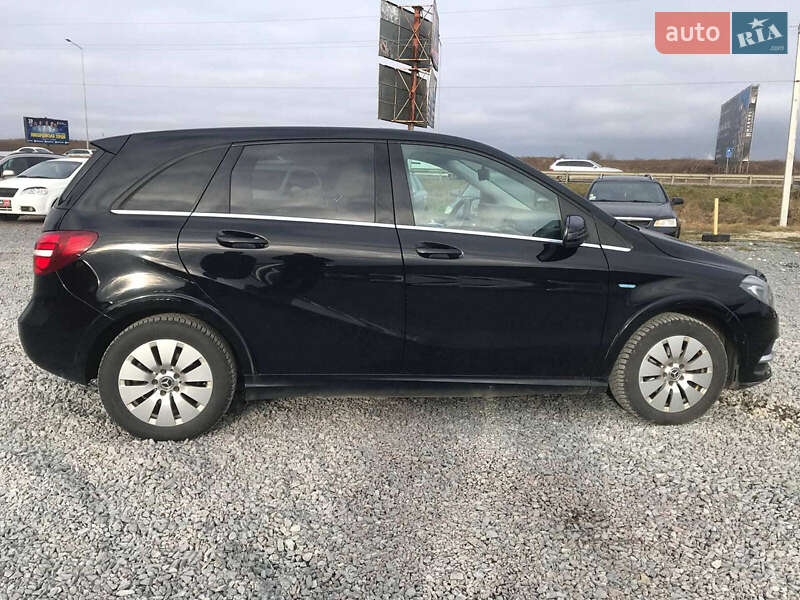 Хетчбек Mercedes-Benz B-Class 2017 в Львові фото 4 Хетчбек Mercedes-Benz B-Class 2017 в Львові