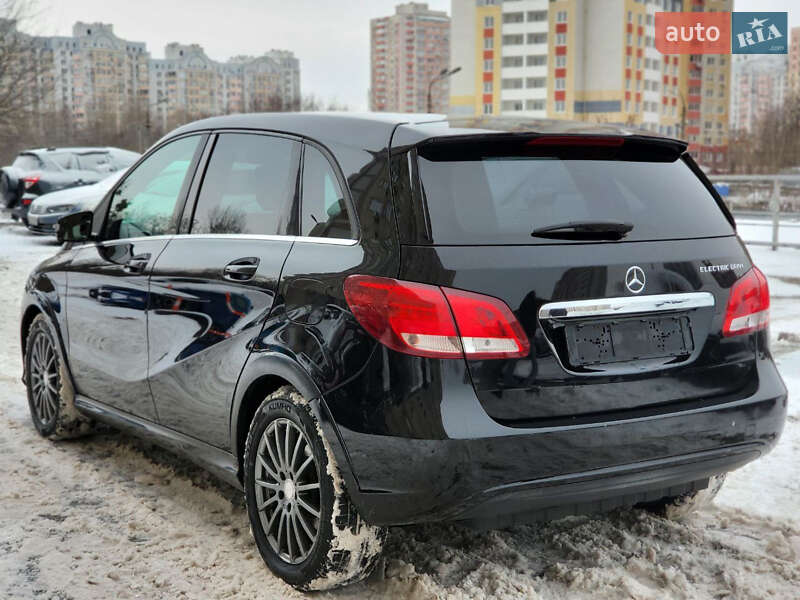 Хэтчбек Mercedes-Benz B-Class 2015 в Киеве