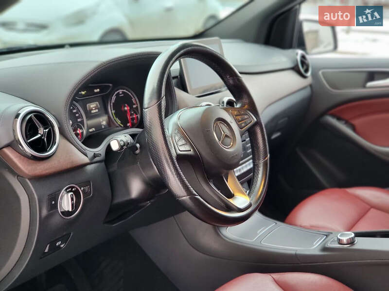 Хэтчбек Mercedes-Benz B-Class 2015 в Киеве