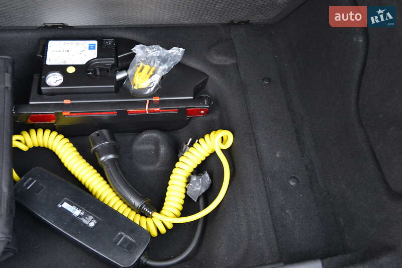 Хэтчбек Mercedes-Benz B-Class 2017 в Луцке