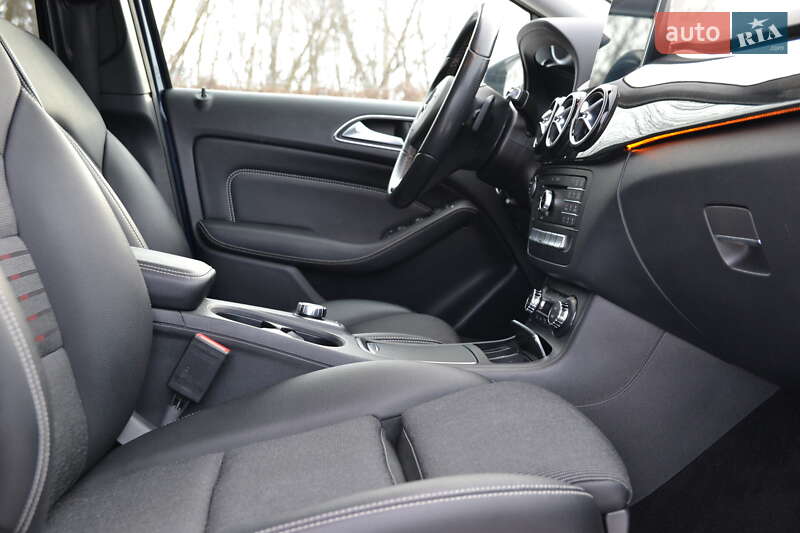 Хэтчбек Mercedes-Benz B-Class 2017 в Луцке