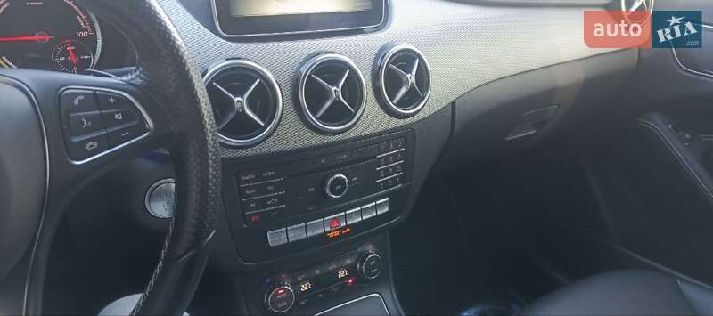 Хэтчбек Mercedes-Benz B-Class 2015 в Стрые