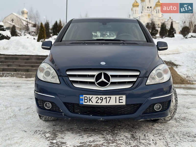 Хэтчбек Mercedes-Benz B-Class 2011 в Вараше
