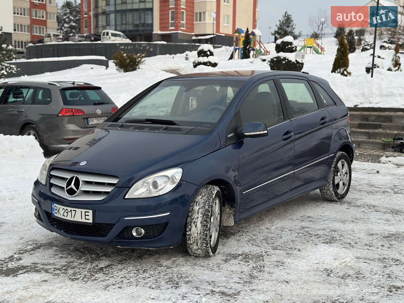 Хэтчбек Mercedes-Benz B-Class 2011 в Вараше