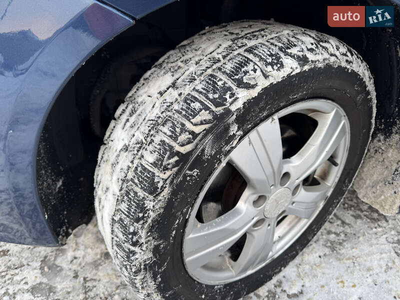 Хэтчбек Mercedes-Benz B-Class 2011 в Вараше