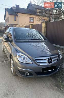 Хетчбек Mercedes-Benz B-Class 2010 в Івано-Франківську