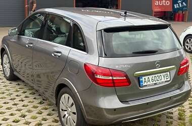 Хетчбек Mercedes-Benz B-Class 2016 в Житомирі