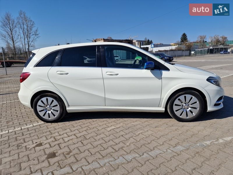 Хэтчбек Mercedes-Benz B-Class 2015 в Черновцах