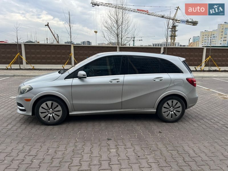 Хэтчбек Mercedes-Benz B-Class 2016 в Софиевской Борщаговке
