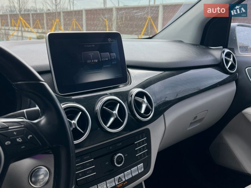 Хэтчбек Mercedes-Benz B-Class 2016 в Софиевской Борщаговке