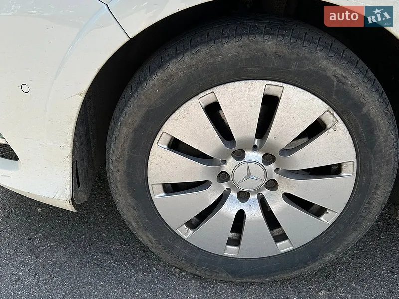 Mercedes-Benz B-Class 2015 VIN WDD2428901J005501 фото оголошення 8 з 59