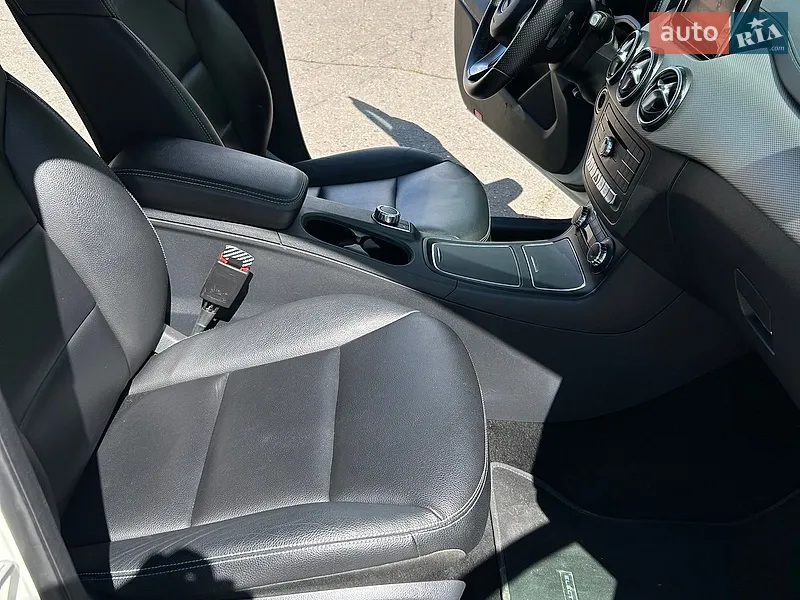 Mercedes-Benz B-Class 2015 VIN WDD2428901J005501 фото оголошення 20 з 59