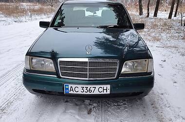 Седан Mercedes-Benz C 220 1996 в Маневичах