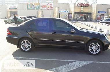 Седан Mercedes-Benz C-Class 2004 в Львове