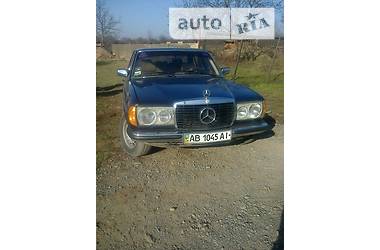 Седан Mercedes-Benz C-Class 1982 в 