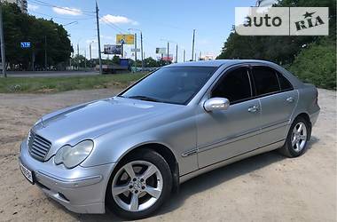 Седан Mercedes-Benz C-Class 2002 в Харькове