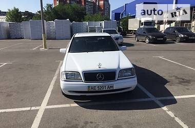 Седан Mercedes-Benz C-Class 1993 в 