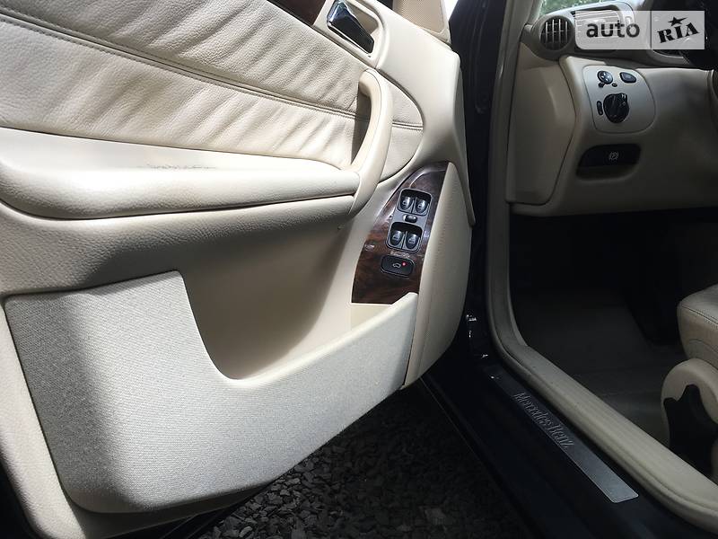 Седан Mercedes-Benz C-Class 2004 в Ужгороді